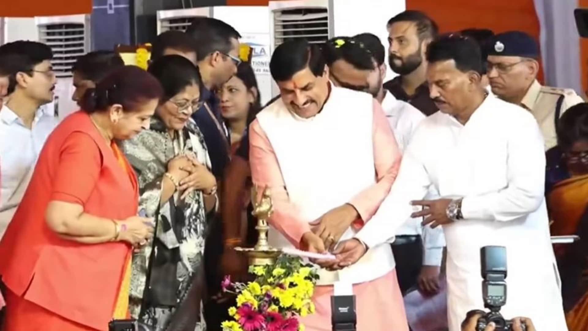 नेपानगर में सीएम ने दी विकास की सौगात