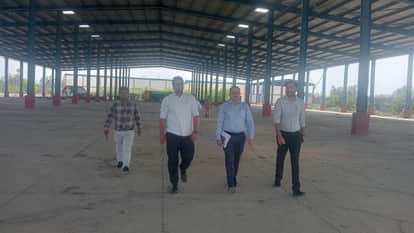 Municipal Commissioner Inspects Sathrapur Plant in Bareilly