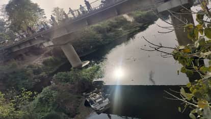 Bolero Plunges 30 Feet from Bridge into River in Barabanki Youth Dies Companion Saves Life by Jumping Out