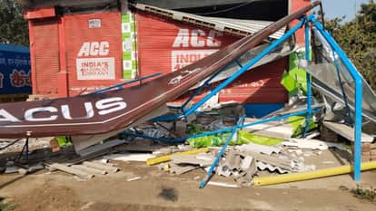 Saharanpur: Tin shed collapsed due to storm, two including former died