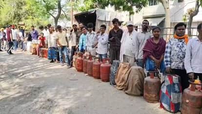 Amar Ujala Investigation Consumers in Lucknow Ask Where Are Gas Cylinders Going After Arriving?