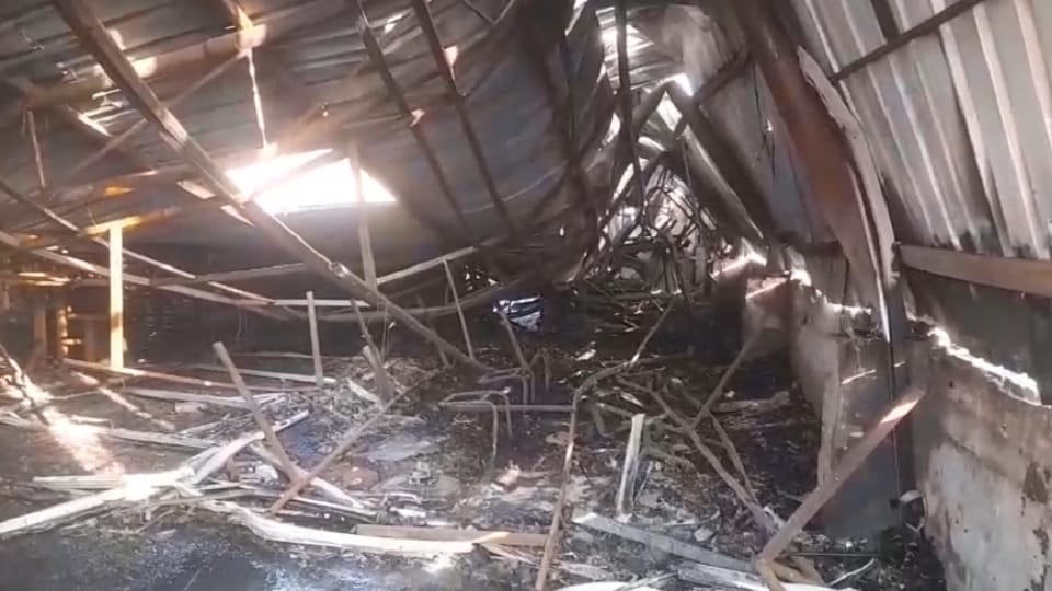 Meerut: A massive fire broke out in a sports factory in Mangatapuram, goods worth lakhs burnt to ashes