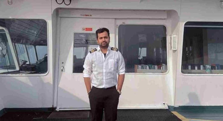 Jharkhand: परिवार को मिली राहत! भारतीय LPG जहाज शिवालिक सुरक्षित पहुंची मुंद्रा पोर्ट, सकुशल लौटे अंश त्रिपाठी