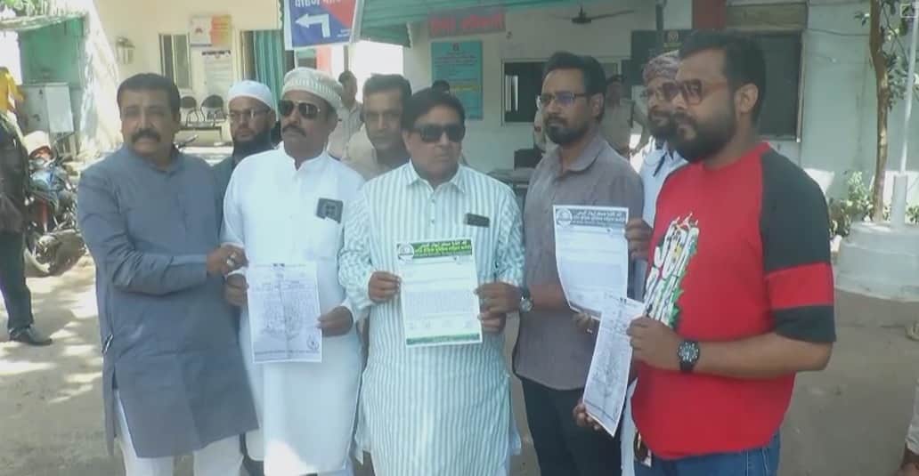 थाने पहुंची कमेटी