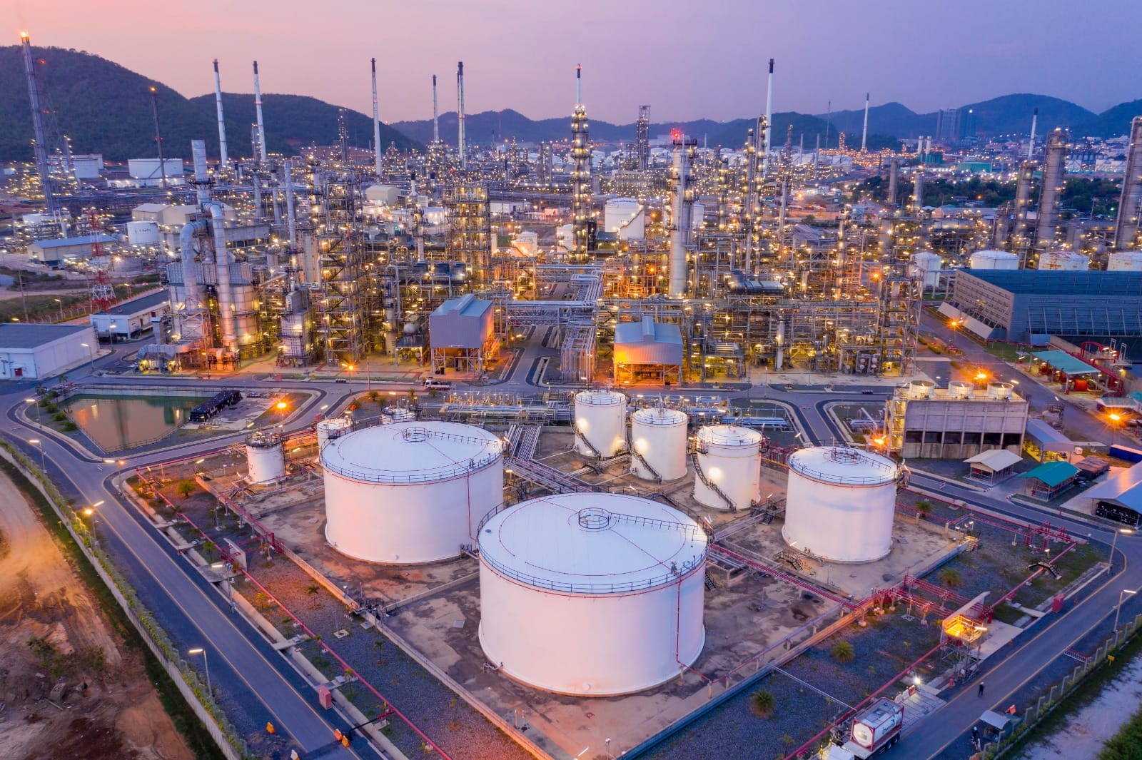 LPG Gas Cylinder Supply Chain From Ship to Cylinder How Gas Reaches Your Home Full Process Explained in Hindi