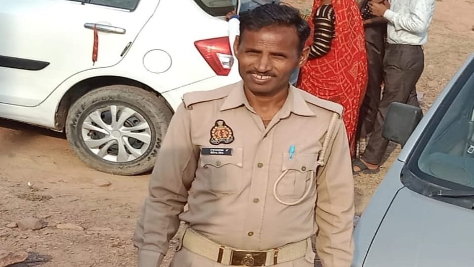 Home guard killed collision with foreign tourists car in Agra