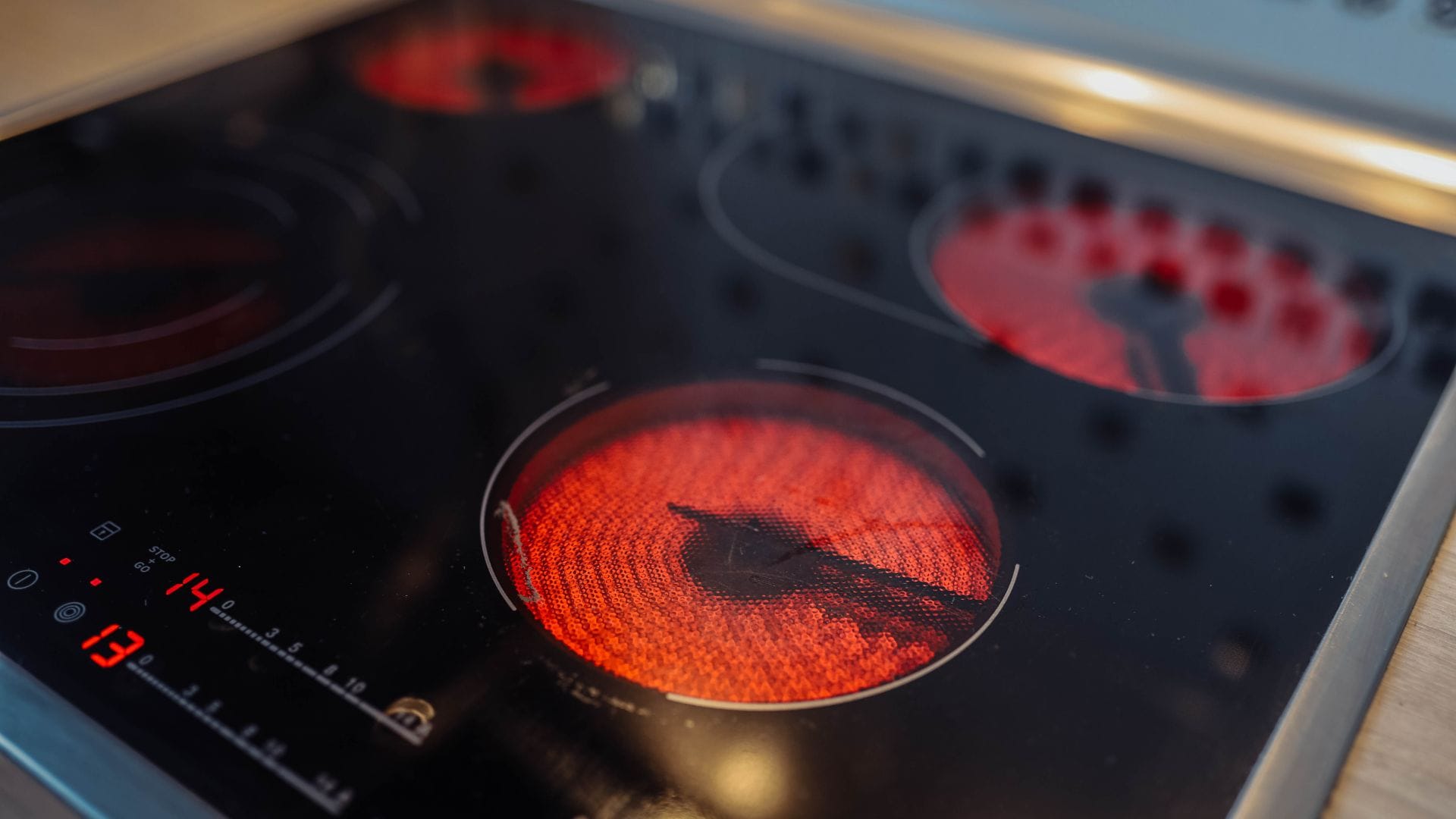 LPG Crisis Solution: Why Infrared Cooktop is Better than Induction for Indian Kitchens