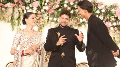 Grand Reception in Lucknow: Cricketer Kuldeep Arrives in a Vintage Car with Bride Vanshika; Coach Gautam Gambh