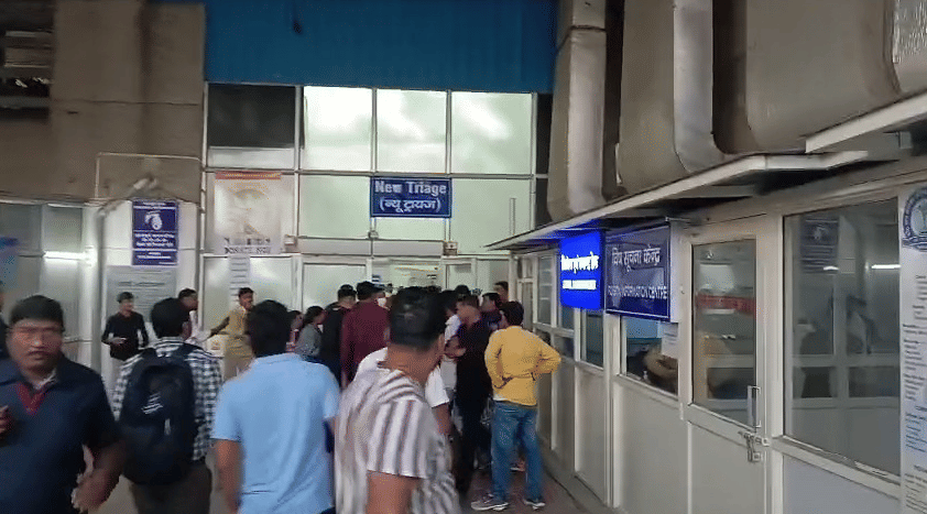 Lucknow: Ruckus erupts at Lohia Hospital over patient's death; family members resort to vandalism and violence