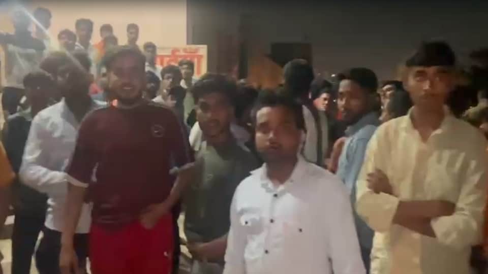 मामले को लेकर लोगों ने नाराजगी