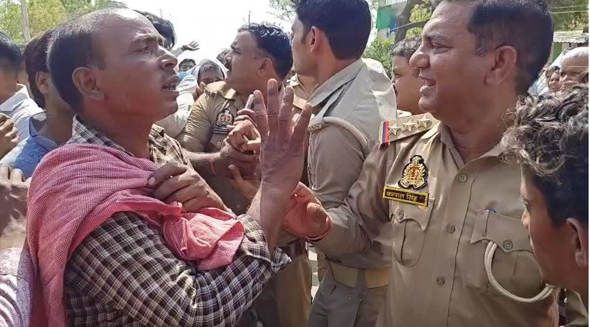 Couple Killed in Dumper Hit, Locals Block Road and Clash with Police in Mainpuri