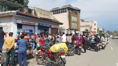 LPG Crisis in Punjab 20% Cut in Supply Dealers Claim