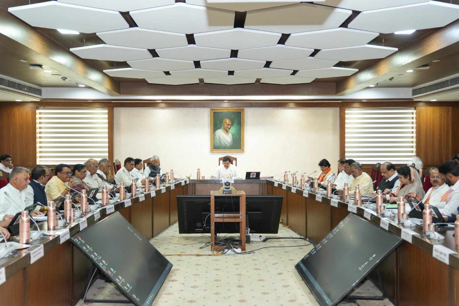 MP Cabinet's major decisions: Rs 4,525 crore approved for PWD, elevated corridor to be built in Ujjain