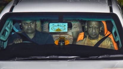 Grand Reception in Lucknow: Cricketer Kuldeep Arrives in a Vintage Car with Bride Vanshika; Coach Gautam Gambh