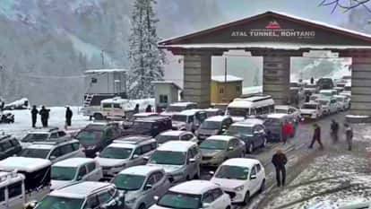 Himachal Weather Snowfall in the Mountains Rain and Hailstorm in Shimla; 10000 Tourists Evacuated from Lahaul