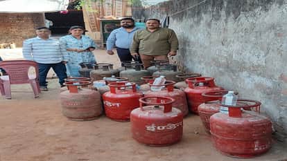 Crackdown on LPG Cylinder Black Marketing in Agra 17 Cylinders Recovered from Illegal Refilling Center
