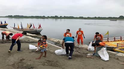 Foreign Krishna Devotees Launch Cleanliness Drive Along Yamuna in Vrindavan