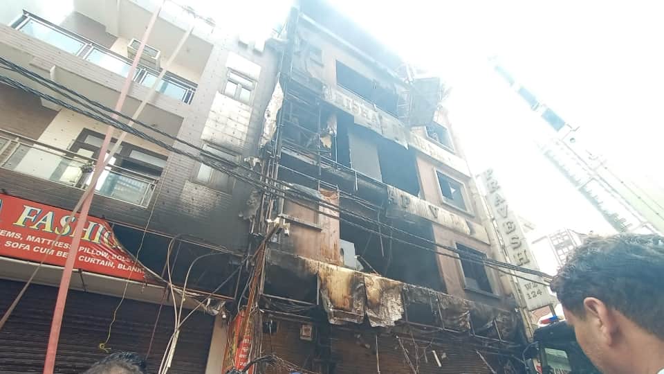 Delhi Fire news fire continued to spread due to thinner nail polish remover and flammable substances