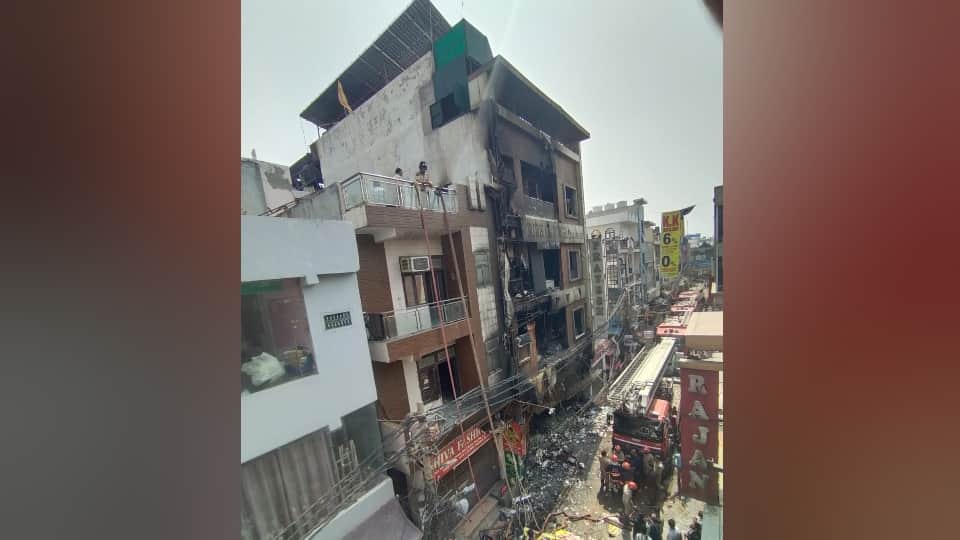 Delhi Palam Fire Massive Fire in Building in Delhi Palam many Family Members Dead Including Three Children,