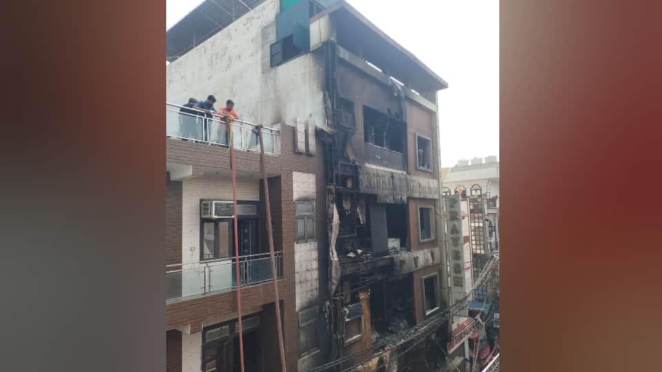Delhi Palam Fire Massive Fire in Building in Delhi Palam many Family Members Dead Including Three Children,