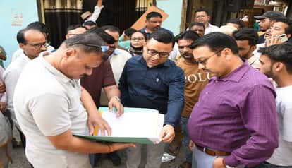 eligibility for PM Awas was checked, forms were distributed door to door in Banbhulpura