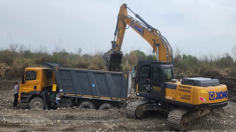 खनन माफिया