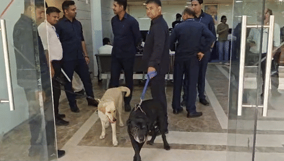 Lucknow: A bomb threat to the passport office in Gomti Nagar sparked a panic