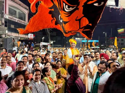 MP News: Narela welcomes Hindu New Year with grand welcome, fireworks and patriotic songs at Prabhat Square