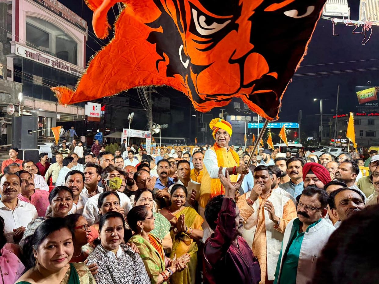 MP News: Narela welcomes Hindu New Year with grand welcome, fireworks and patriotic songs at Prabhat Square
