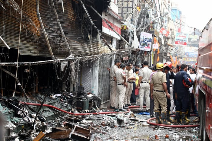Delhi Palam Fire News Dead bodies were cremated after post mortem at night