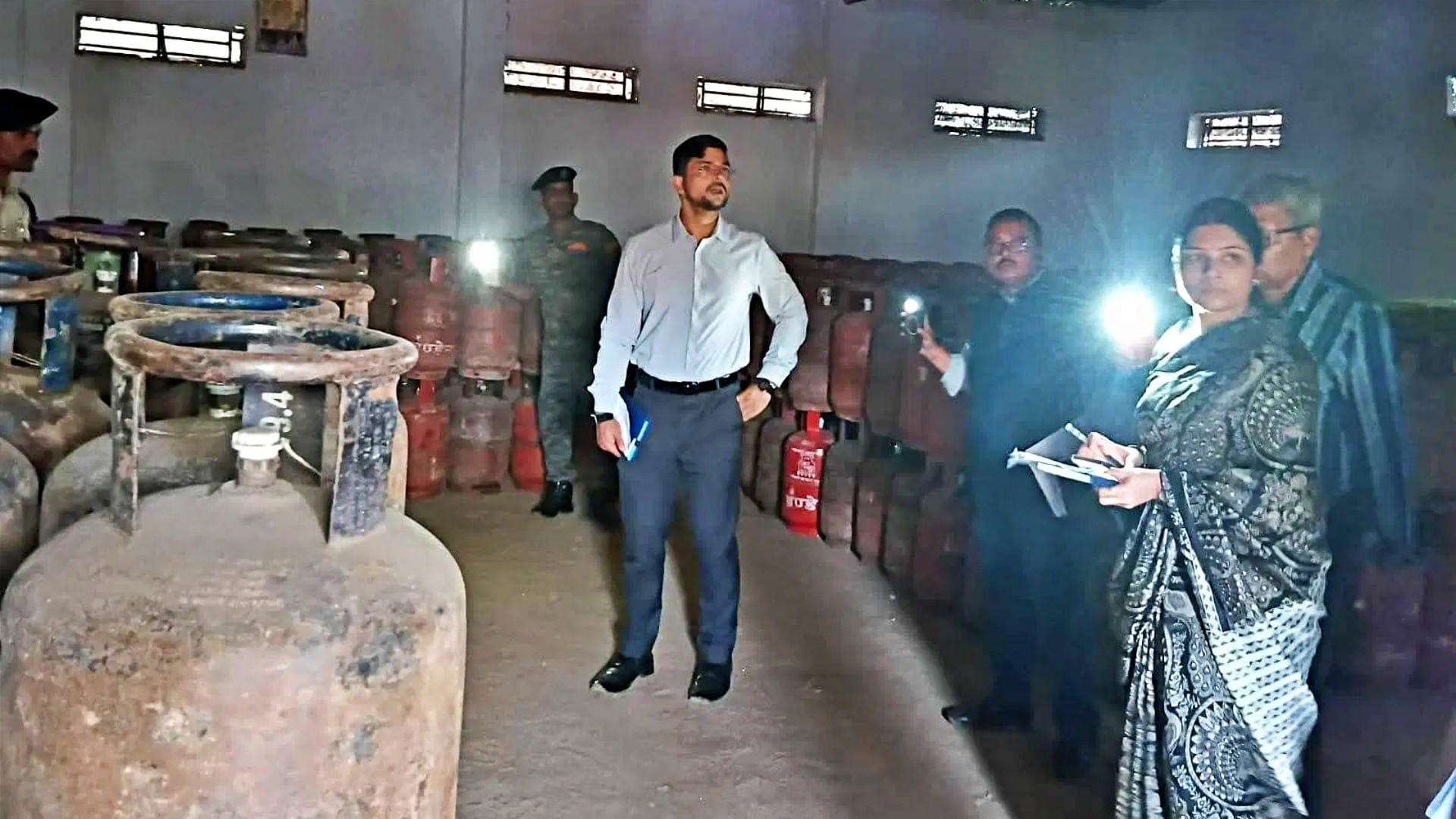 पूर्णिया जिला आपूर्ति पदाधिकारी ने गैस संकट को बताया अफवाह