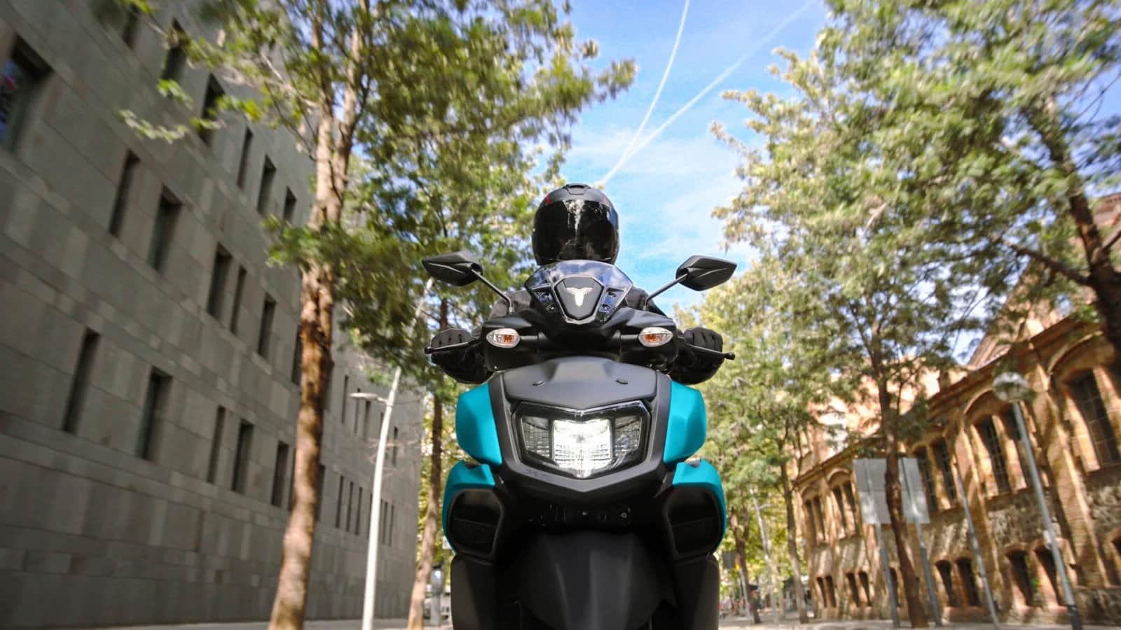 Yamaha Unveils World’s First Airbag Scooter: Tricity 300 Redefines Rider Safety