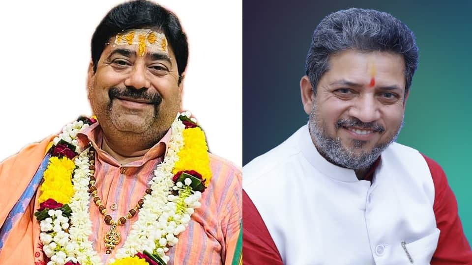 आचार्य प्रेम सागर भारद्वा और पंडित गणेश दत्त शर्मा।