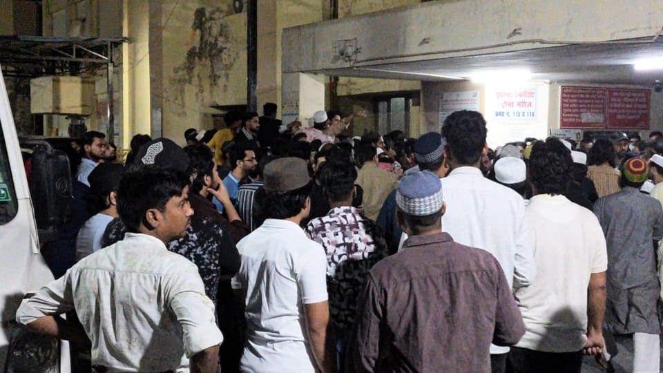 Unknown Vehicle Collides with Scooty in Agra Two Youths Dead, One Injured