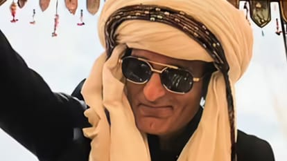 Akshaye Khanna Viral Video actor shocked netizen with new look fans remembers rehman dakait from dhurandhar