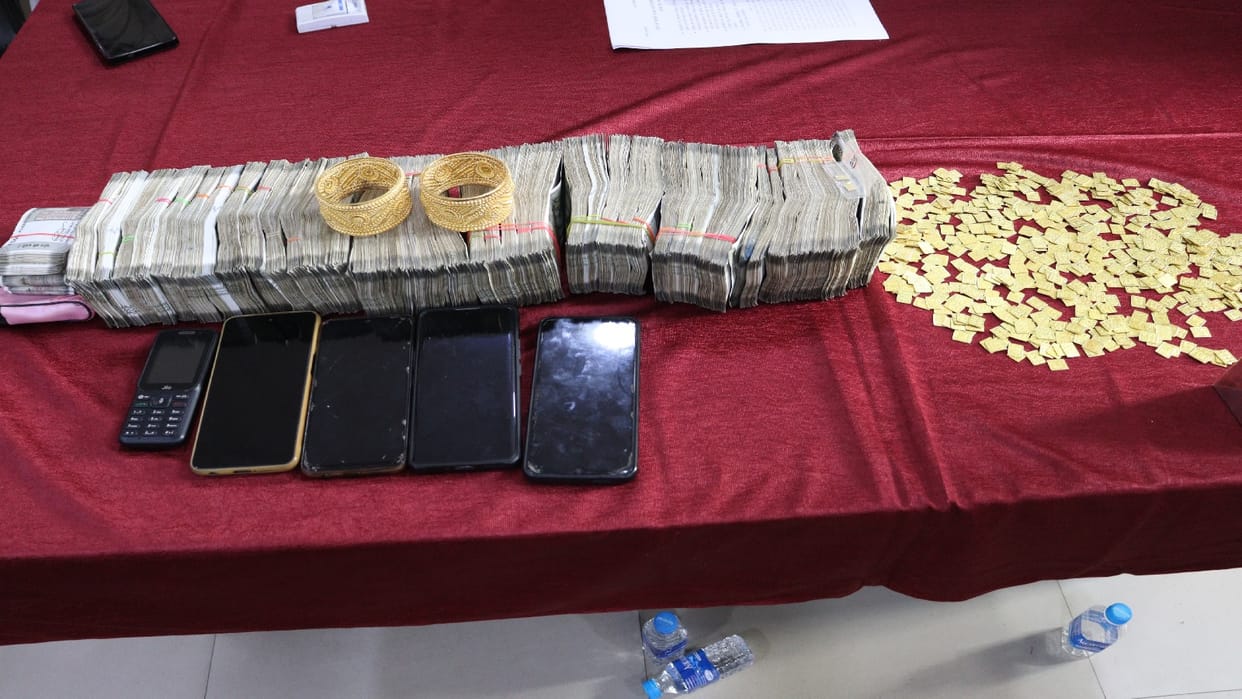 Fraud with fake gold biscuits exposed in Ambikapur