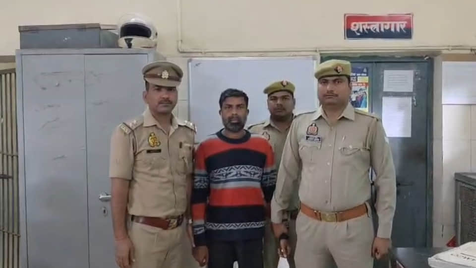 गिरफ्त में आरोपी