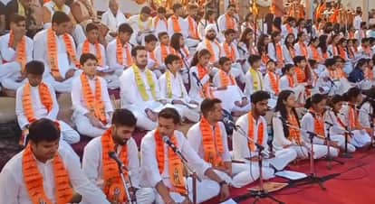Kanpur Welcoming Nav Samvatsar at Atal Ghat 110 young Vedic scholars and 108 Dhrupad singers create history