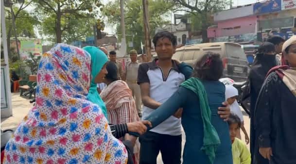 रोते बिलखते परिजन