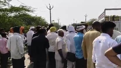 Auraiya Cyclist killed in collision with pickup truck family members and villagers stage road blockade