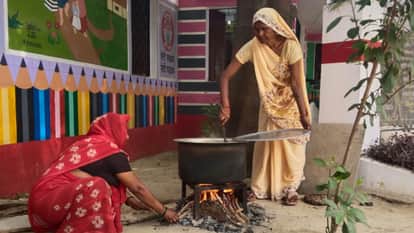 Gas Cylinders Run Out in Bareilly Council Schools Mid-Day Meals Being Cooked on Traditional Stoves