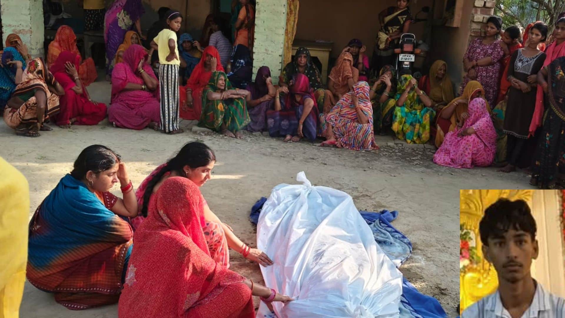 मृदुल की फाइल फोटो और बिलखते परिजन।