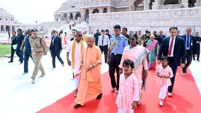 Ayodhya: President Droupadi Murmu Performs Aarti of Ram Lalla; 'Shri Ram Yantra' Installed — See Photos