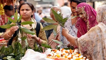 First day of Navratri: Wear yellow clothes to get blessings of Goddess Shailputri