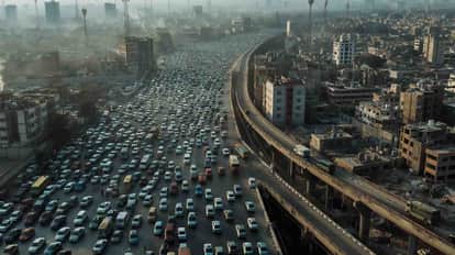 Maharashtra Green Tax Hike: Keeping Old Vehicles Get Costlier as Assembly Passes New Amendment Bill