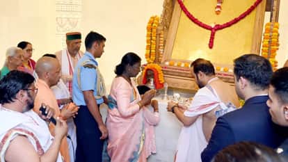 Ayodhya: President Droupadi Murmu Performs Aarti of Ram Lalla; 'Shri Ram Yantra' Installed — See Photos