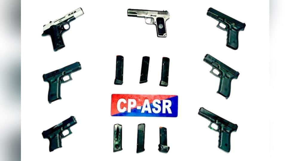 आरोपियों से बरामद हथियार