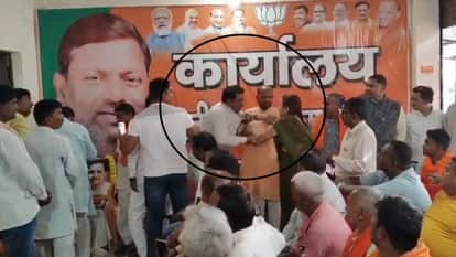 woman grabbed collar of a nominated councilor and began demanding money During reception ceremony in gorakhpur