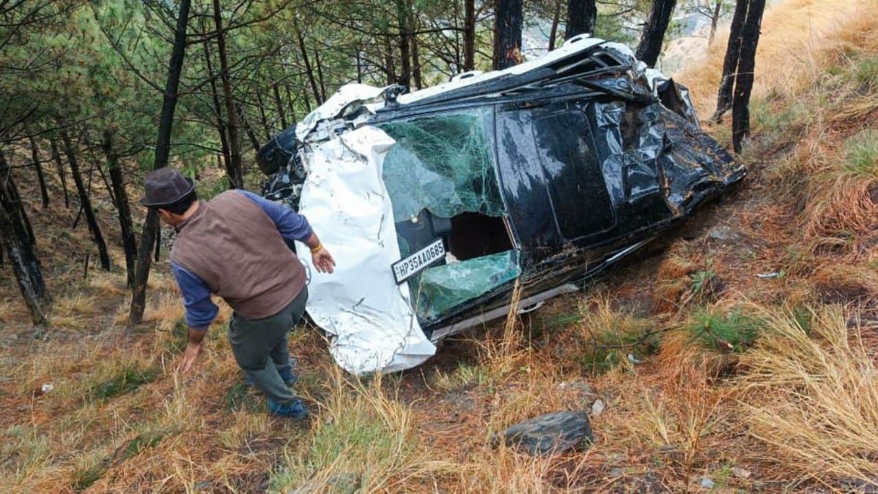 दुर्घटनाग्रस्त कार।