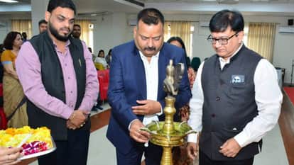 Lucknow: Entrepreneurship awareness program at Bhasha University, students encouraged to start-up and become s